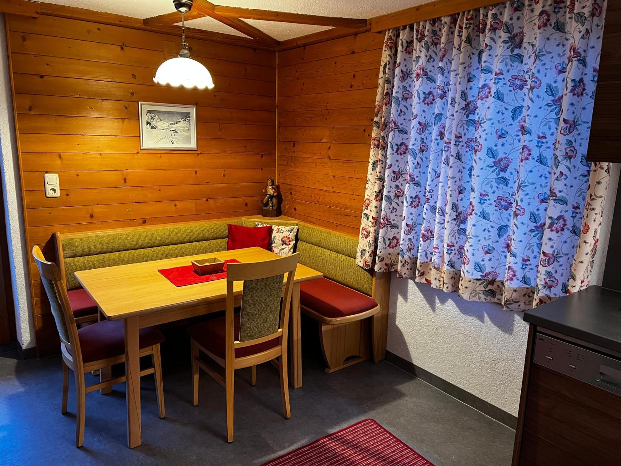 Haus Steissbach Apartamento Sankt Anton am Arlberg Exterior foto